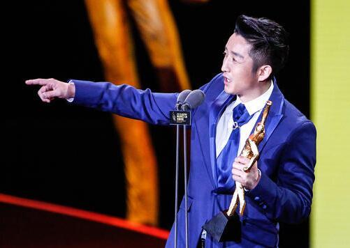 作为一位有着强烈人文关怀的导演，在《斗牛》《杀生》《老炮儿》等作品中，管虎的视线始终关注着小人物背后的大国民性探讨